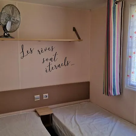 Mobil-home 3 Climatise, Entierement Equipe Dans Un Familial, Ideal Pour Des Reussies En Famille Ou Entre Amis Campsite *