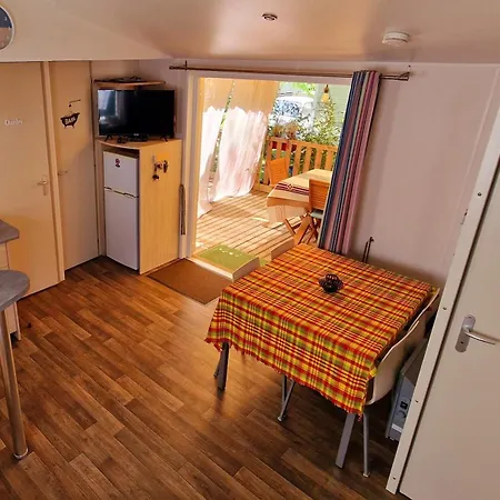 Campsite Mobil-home 3 Climatise, Entierement Equipe Dans Un Familial, Ideal Pour Des Reussies En Famille Ou Entre Amis Aureilhan (Landes)
