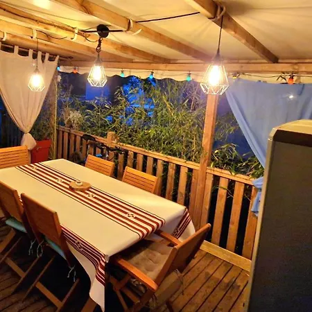 Mobil-home 3 Climatise, Entierement Equipe Dans Un Familial, Ideal Pour Des Reussies En Famille Ou Entre Amis *