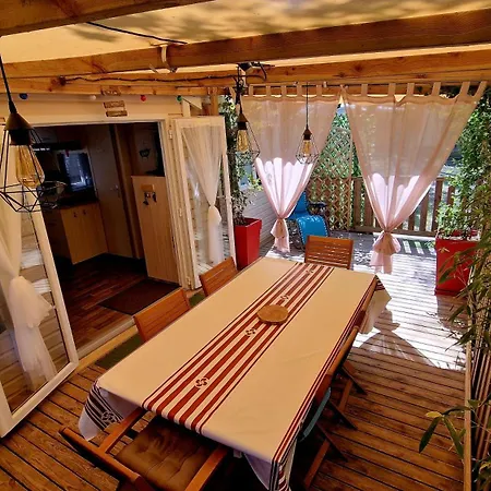 Mobil-home 3 Climatise, Entierement Equipe Dans Un Familial, Ideal Pour Des Reussies En Famille Ou Entre Amis Aureilhan (Landes)