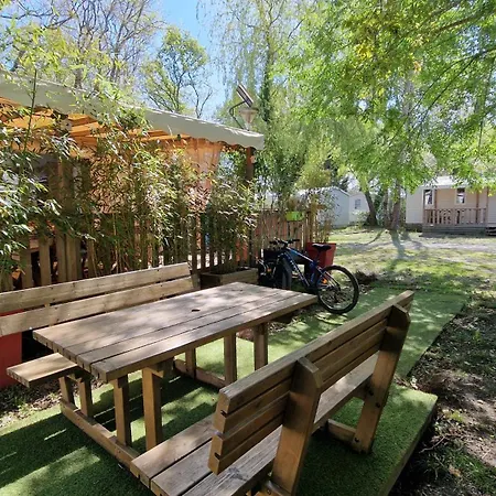 Campsite Mobil-home 3 Climatise, Entierement Equipe Dans Un Familial, Ideal Pour Des Reussies En Famille Ou Entre Amis