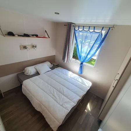 Campsite Mobil-home 3 Climatise, Entierement Equipe Dans Un Familial, Ideal Pour Des Reussies En Famille Ou Entre Amis Aureilhan (Landes)